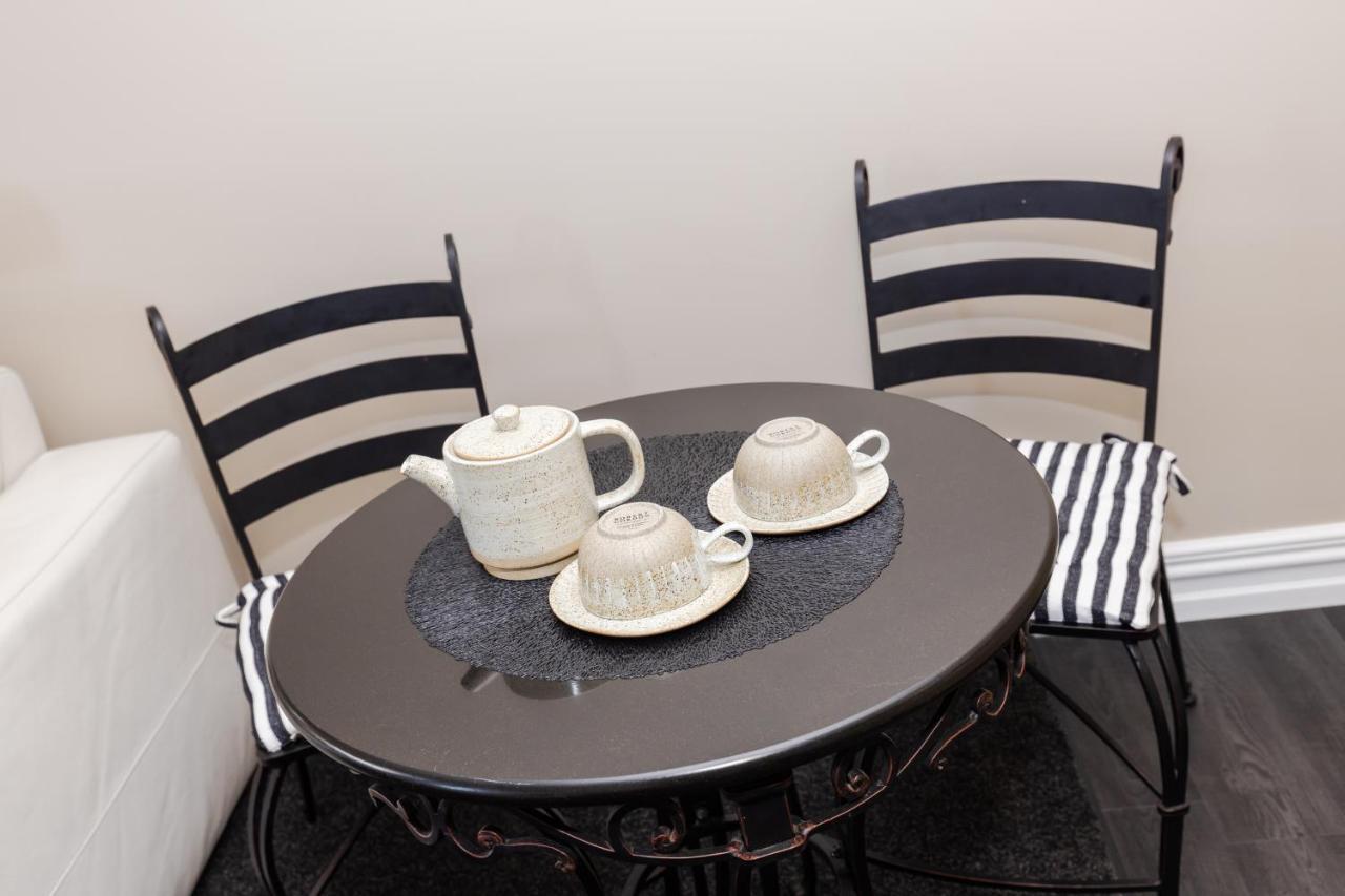 Sweet Magnolia 1 Or 2 Bedroom Suite St Kilda Cambridge With Complimentary Continental Breakfast Εξωτερικό φωτογραφία